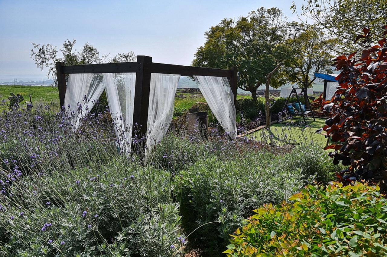Mul Kinneret Livnim Exterior foto